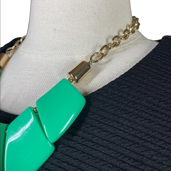 Mint statement chunky bib necklace - Picture 3 of 6